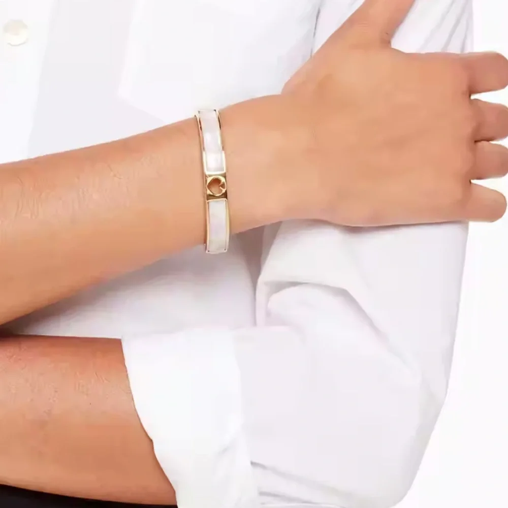 NIP Kate Spade Hole Punch Spade Hinge Bangle - Picture 12 of 12